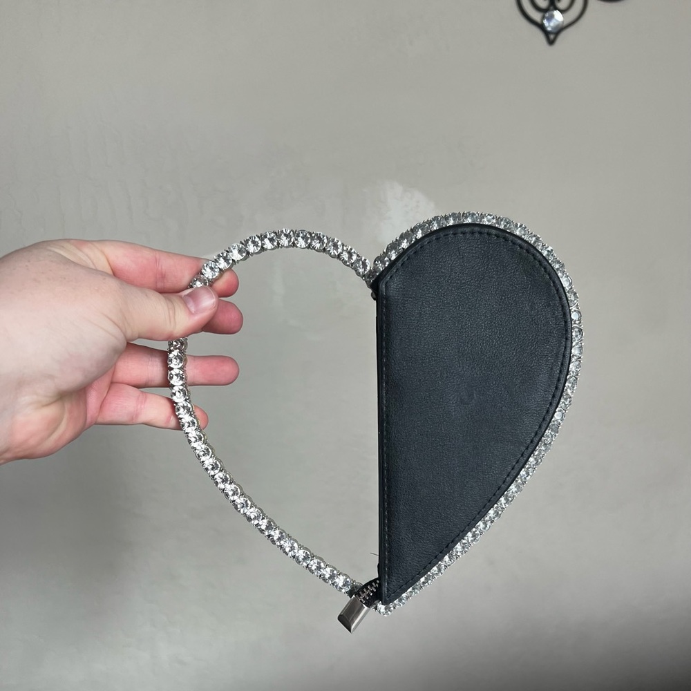 Source Unknown Black Heart-Shaped Hair Accessory with Rhinestones